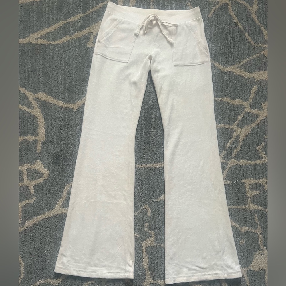 Juicy Couture crème velour flare sweatpants size S
